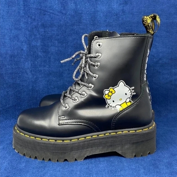 Dr. Martens X Hello Kitty - Picture 4 of 11